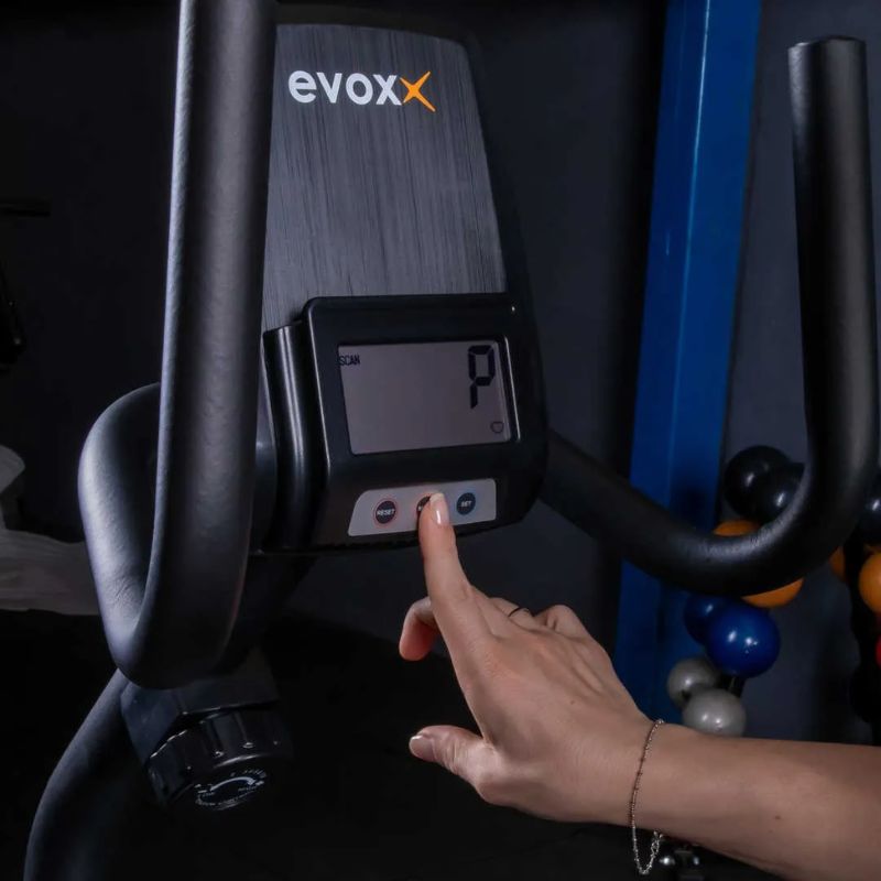 Bicicleta Ergométrica Horizontal Evox R5200 - Imagem de detalhe 6