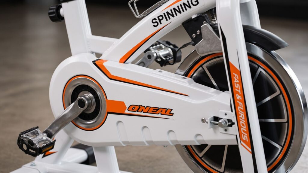 Detalhe do volante de inércia e pedivela da Bike Spinning O'Neal TP 1100